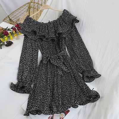 Női ruha csónakos nyakkivágással, övvel és virágmotívumokkal több színben