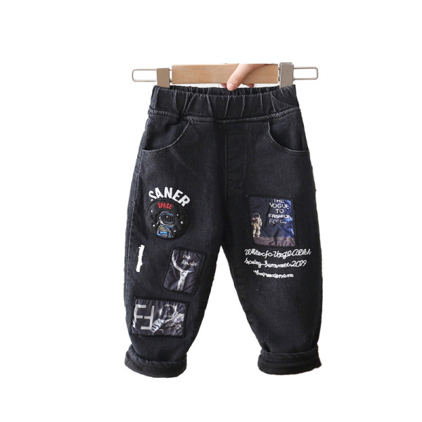 Gyerekfarmer fiúknak puha béléssel és fekete emblémákkal