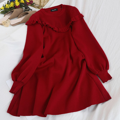 Női kötött ruha ovális nyakkivágással és hosszú ujjú fehér, fekete, piros és rózsaszín színben