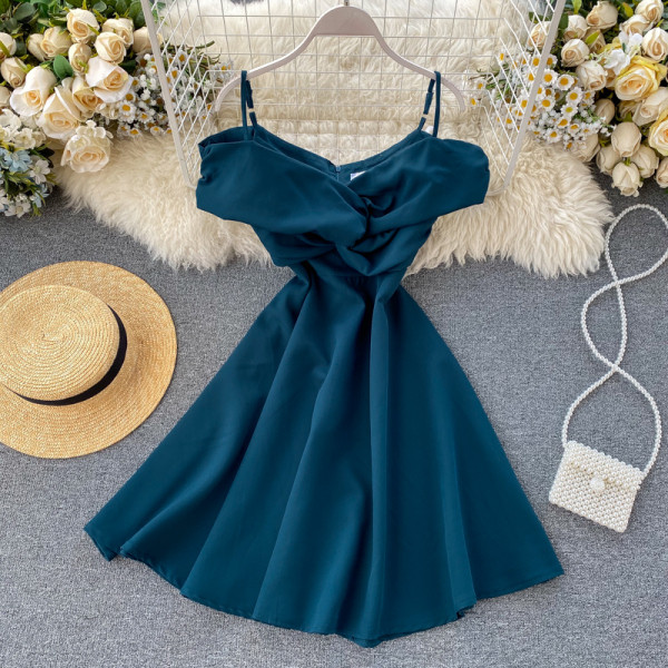 Női ruha vékony pántokkal és rövid ujjú fekete, kék, sárga, rózsaszín és piros színben