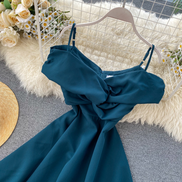 Női ruha vékony pántokkal és rövid ujjú fekete, kék, sárga, rózsaszín és piros színben