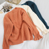 Női pulóver kerek nyakkivágással, fehér, sárga, narancssárga, kék és piros színben