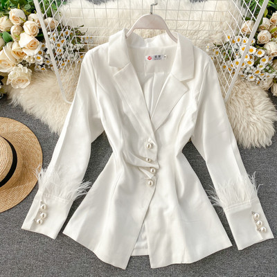 Дамско стилно сако с пера и перли в бял цвят