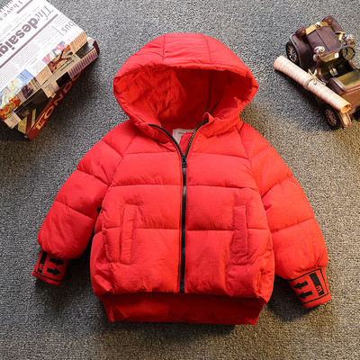 Gyerek dzseki fiúknak piros és fekete színben kapucnival és zsebekkel