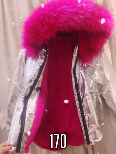 Νέο μοντέλο μοντέρνο χειμωνιάτικο γυναικείο μπουφάν με κουκούλα και ροζ γούνα σε ασημί χρώμα