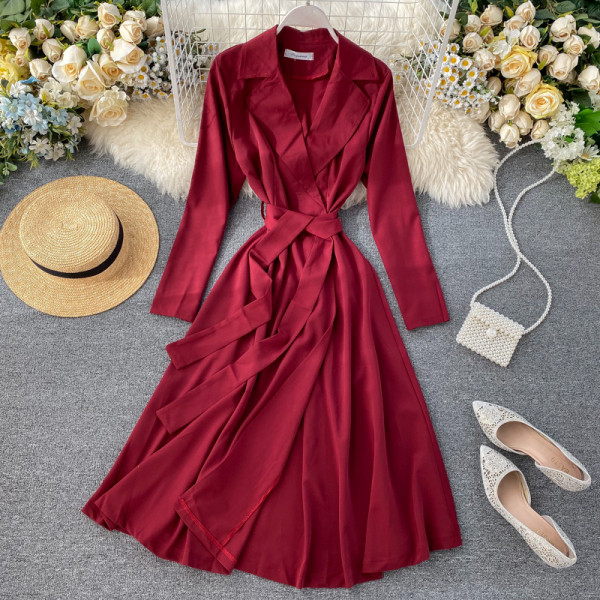 Női retro ruha övvel és gallérral bordó, kék, bézs és fekete színben