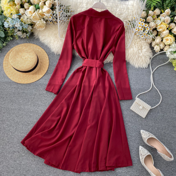 Női retro ruha övvel és gallérral bordó, kék, bézs és fekete színben