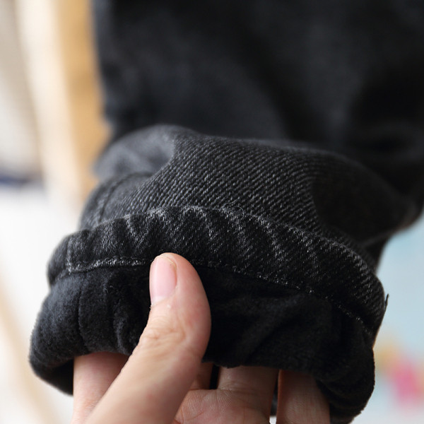 Blugi moderni pentru copii in negru cu aplicatie si talie elastica