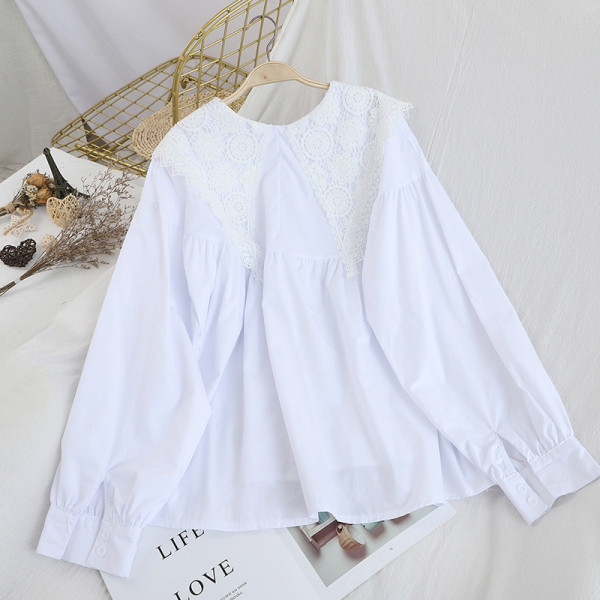 Aktuális női ing csipkegallérral, fekete-fehér színben