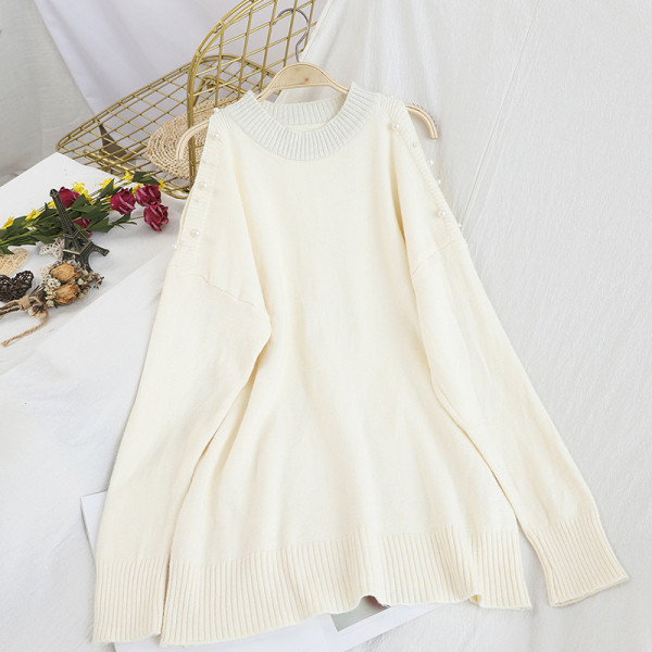 Γυναικείο πουλόβερ ν με ωοειδές ντεκολτέ και διακόσμηση πέρλες σε λευκό, μαύρο και ροζ χρώμα