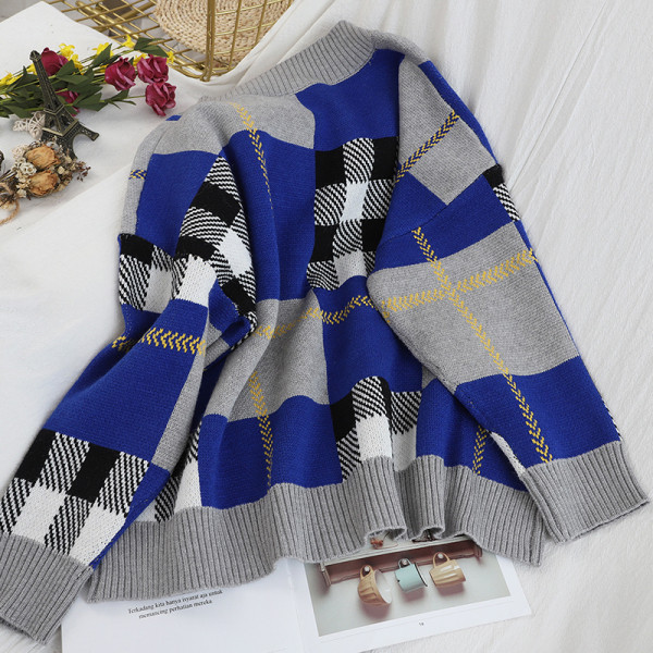 Γυναικείο καρό πουλόβερ σε λευκό, γκρι, μπλε, καφέ και πορτοκαλί χρώμα