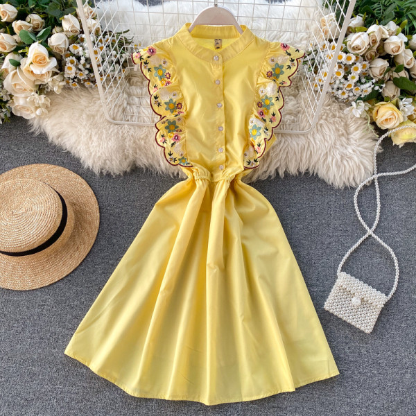 Rochie moderna de dama cu broderie si nasturi in alb, negru, galben, albastru si visiniu