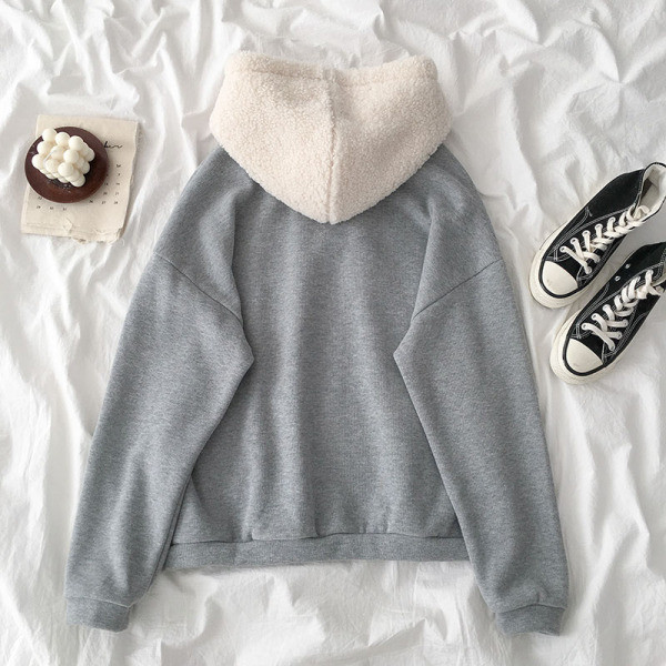 Női pulóver kapucnival és zsebbel szürke, zöld és lila színben