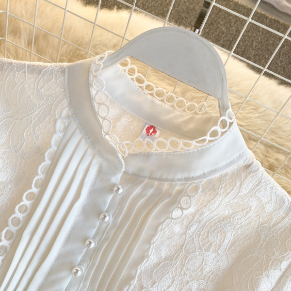 Női csipke ing félmagas gallérral, fekete-fehér gyöngyökkel