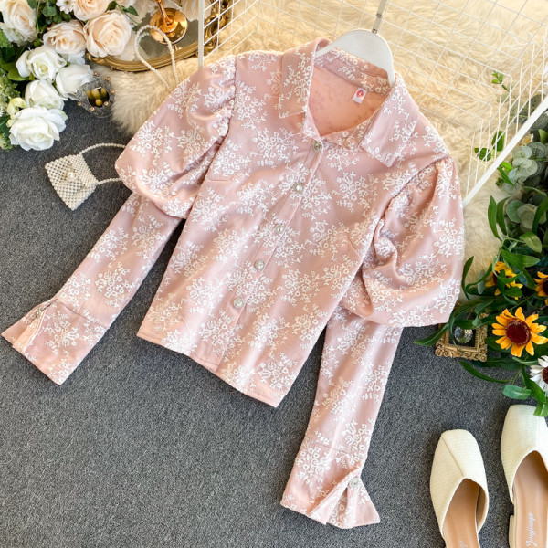 Női ing hímzéssel, klasszikus gallérral és puffos ujjakkal sárga, rózsaszín, fekete és fehér színben