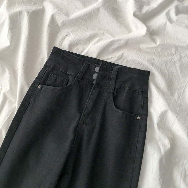 Retro stílusú női farmer magas derékkal és fekete zsebekkel