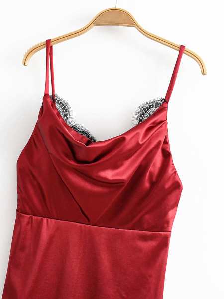 Modern szatén ruha csipkével és vékony piros pántokkal