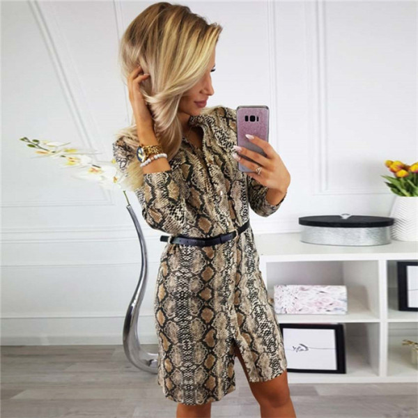 Modern női rövid ruha hosszú ujjú állatmintás barna színben