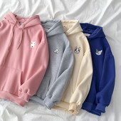 Napi női pulóver négy színben hímzéssel és zsebekkel