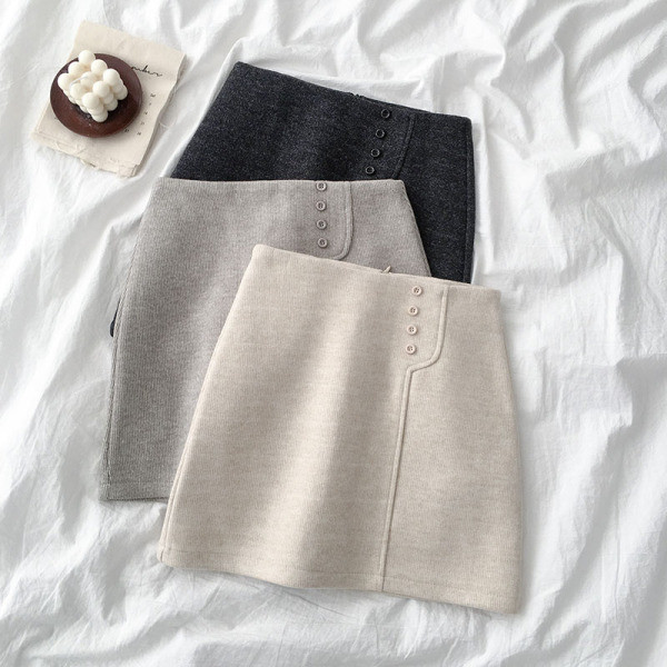 Női téli szoknya bézs, szürke és fekete színben, magas derékkal és macskákkal