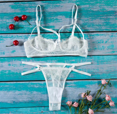 Női intim fehérnemű szett, két részes fehér és fekete színben