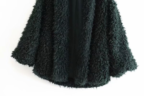 Modern női pehelykabát fekete színben