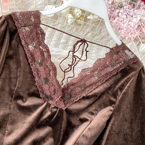 Női retro bársonyruha V-nyakkal, fekete és barna csipkével