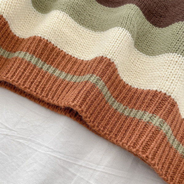 Pulover casual de dama cu dungi in doua culori cu decolteu rotund