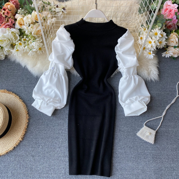 Női téli ruha széles ujjal és félmagas gallérral