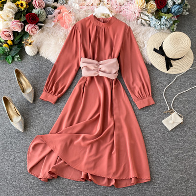 Női hosszú ruha alacsony gallérral, kék, fekete, sárga, zöld, rózsaszín és piros színekben