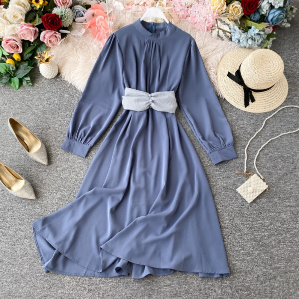 Női hosszú ruha alacsony gallérral, kék, fekete, sárga, zöld, rózsaszín és piros színekben