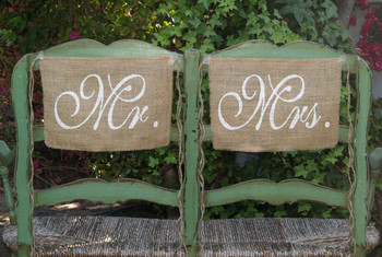 Vintage διακόσμηση γάμου κατάλληλο για καρέκλα με την επιγραφή Mrs. και Mr. σε καφέ χρώμα