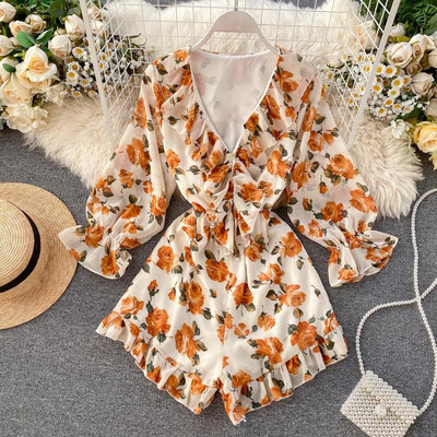 Új modell női rövid jumpsuit spitz nyakkivágással és spitz nyakkivágással