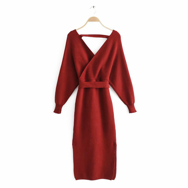 Hosszú kötött ruha mély V-nyakkal és csupasz háttal szürke és bordó színben