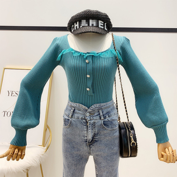 Γυναικείο πουλόβερ με τετράγωνη λαιμόκοψη και τούλι σε μπλε, κόκκινο, μαύρο και άσπρο χρώμα