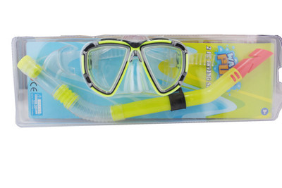 Maszk és légzőcső készlet búvárkodáshoz fekete, piros, sárga és kék színben