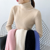 Női téli pehelypulóver magas gallérral bézs, fehér, rózsaszín, kék és fekete színben