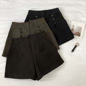 Női rövidnadrág gombokkal, magas derékkal, három színben