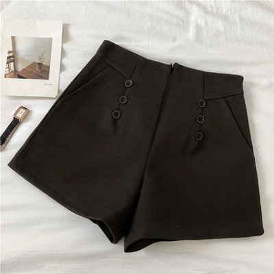 Női rövidnadrág gombokkal, magas derékkal, három színben