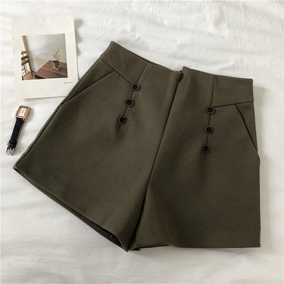 Női rövidnadrág gombokkal, magas derékkal, három színben