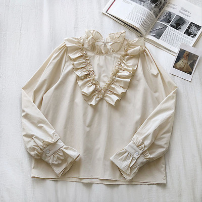 Stílusos női ing zöld, bézs és fehér színben, félmagas gallérral és fürtökkel