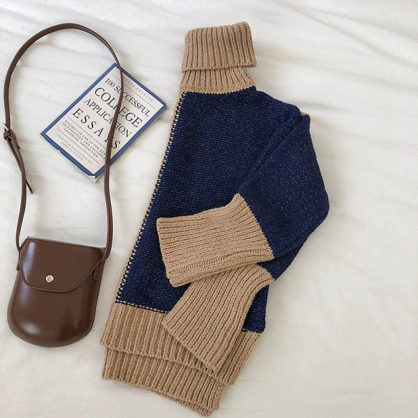 Női barna pulóver pólógallérral és hosszú ujjal