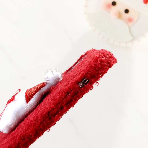 Plüss tok Iphone 11 Pro Max telefonhoz 3D karácsonyi elemmel, piros, narancssárga és sárga színben