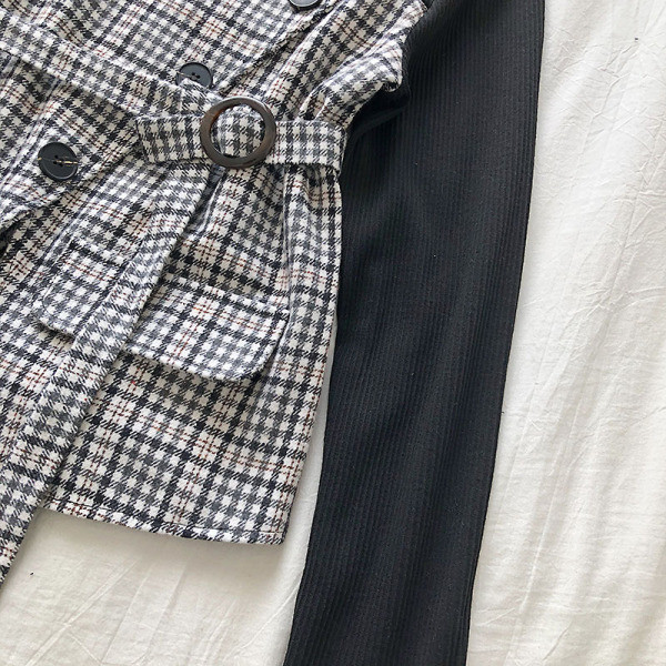 Retro stílusú női blúz három színben, gombokkal és kerek nyakkivágással