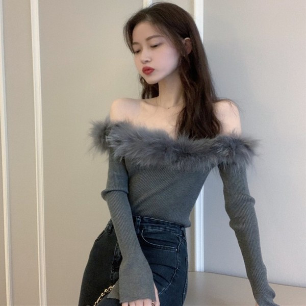 Modern női blúz fekete és szürke színben, pehely és csónakos nyakkivágással