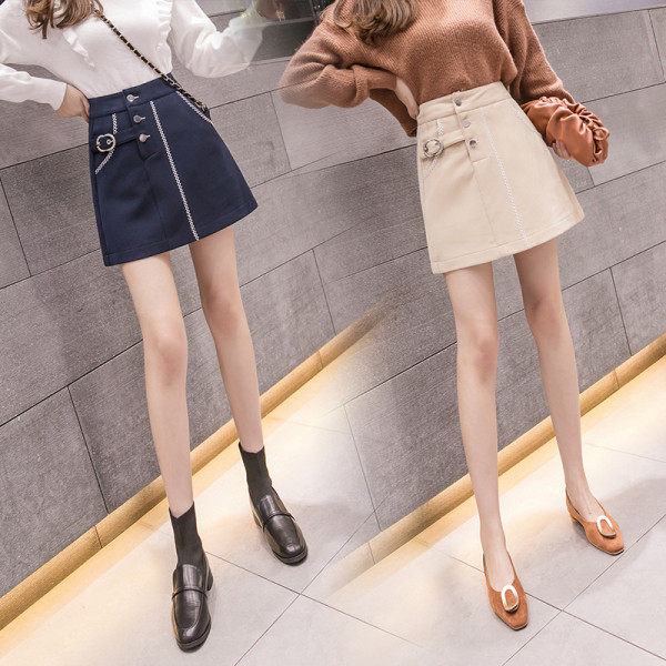 Modern női szoknya bézs és kék színben, gombokkal és magas derékkal