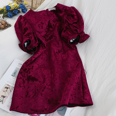 Női bársonyruha rövid ujjú piros és fekete színben