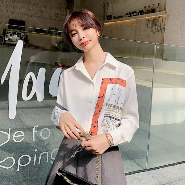 Női modern sifon ing klasszikus modell fehér színben, mintás mintával