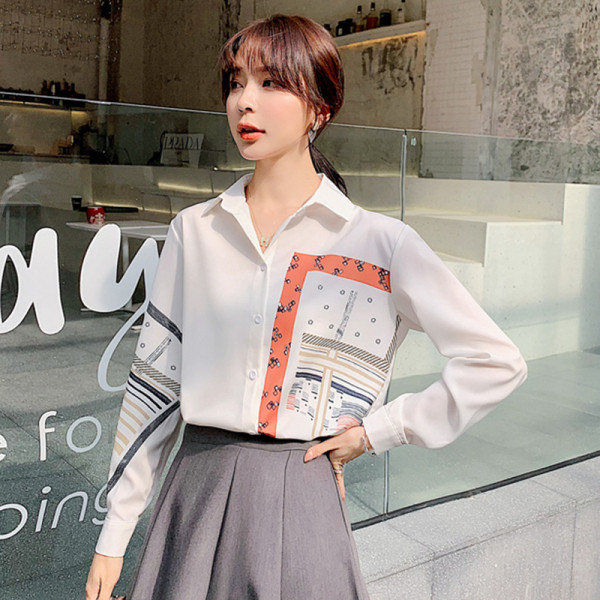 Női modern sifon ing klasszikus modell fehér színben, mintás mintával