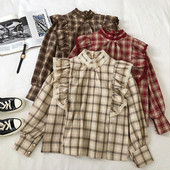 Kockás női ing három színben, hosszú ujjakkal és fürtökkel